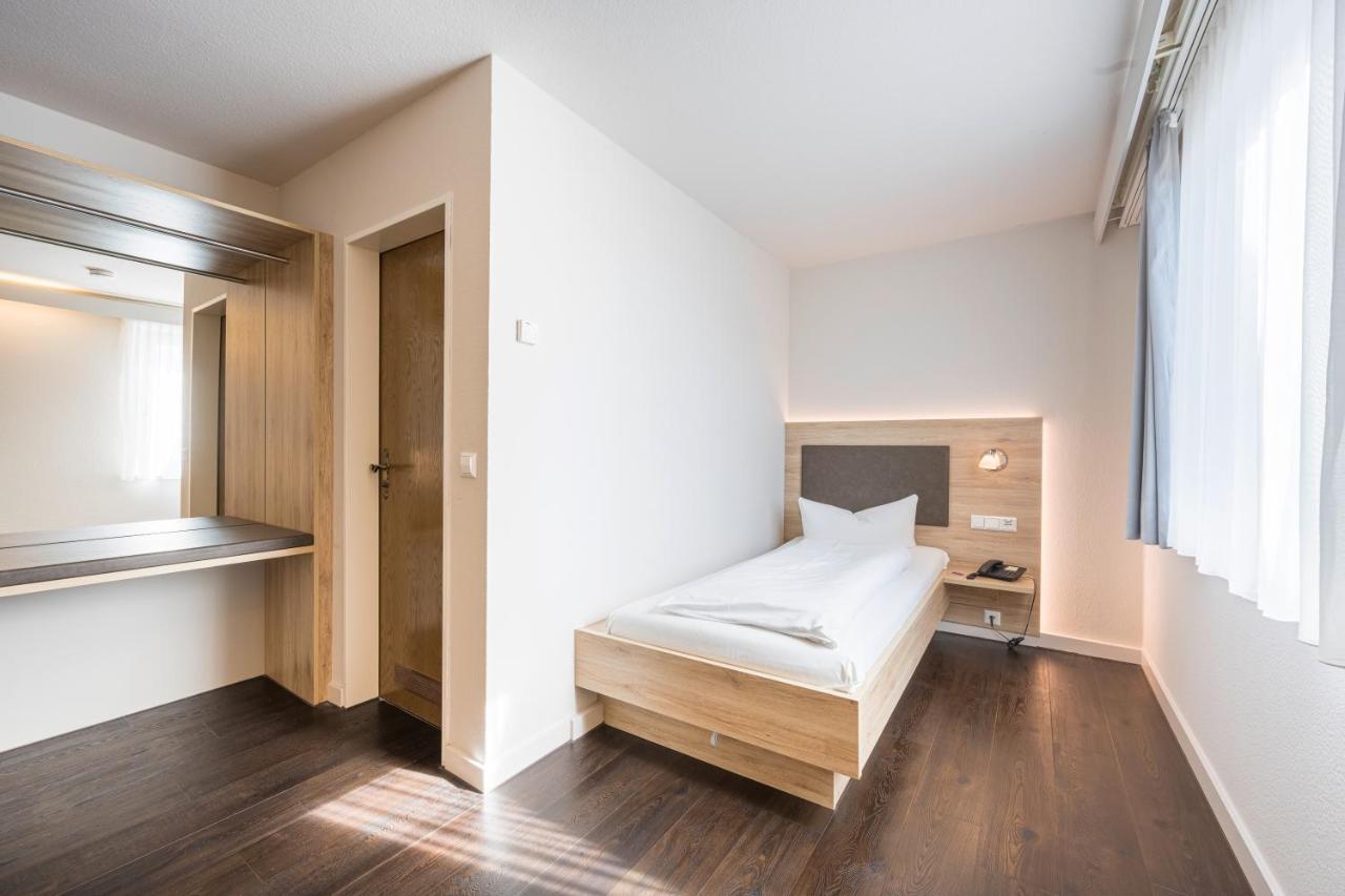 Landhotel Traube คอนสตานซ์ ภายนอก รูปภาพ