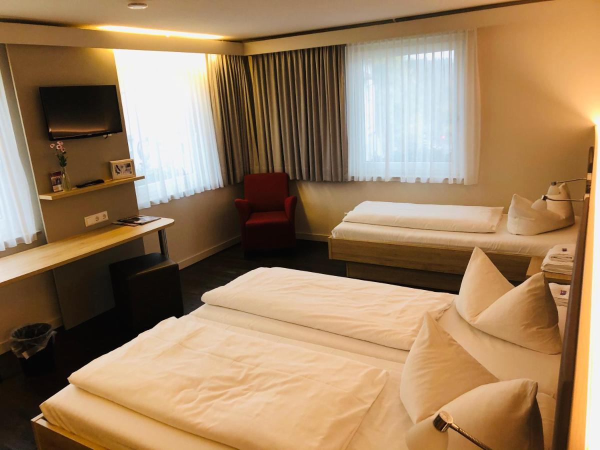 Landhotel Traube คอนสตานซ์ ภายนอก รูปภาพ